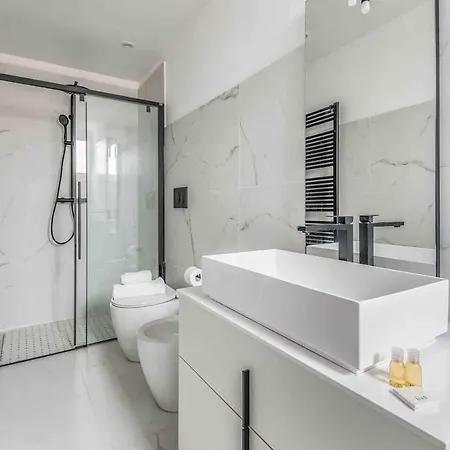 Design Luxury Apartment-centre Of The City-airport Bergamo