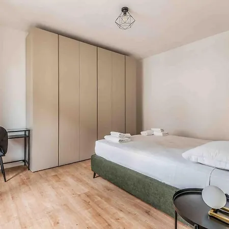 Апартаменти Design Luxury Apartment-centre Of The City-airport Бергамо